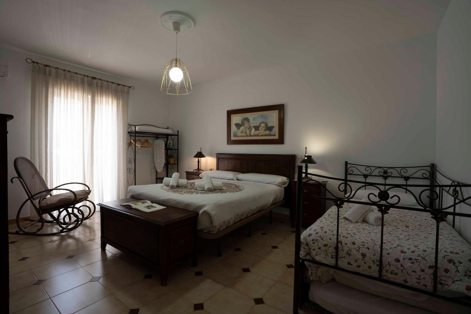 La Cueva De La Abuela Villa Cenes De La Vega Eksteriør bilde
